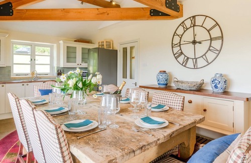 Biddestone Cottage | Ivy Cottage, Euridge - sleeps 9 guests in 4 bedrooms