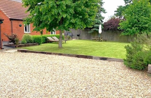 Dunnington Cottage | Ivy Cottage, is a stunning Barn Conversion, Situated On A Working Family Farm