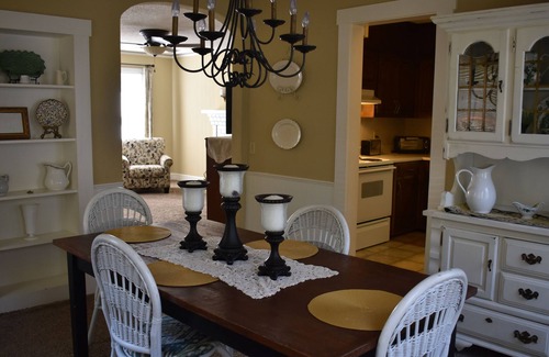 Waycross Cottage | Ivy Cottage on Fern