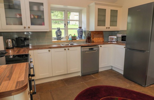 Biddestone Cottage | IVY COTTAGE, pet friendly, character holiday cottage in Colerne