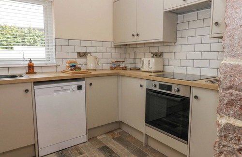 Calder Bridge Cottage | IVY COTTAGE, pet friendly, country holiday cottage in Seascale