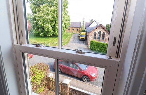 Thirsk House | IVY COTTAGE, pet friendly, with a garden in Carlton Husthwaite