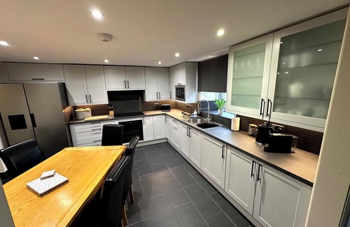Horton Cottage | Ivy Cottage - short walk to Port Eynon beach and village amenities