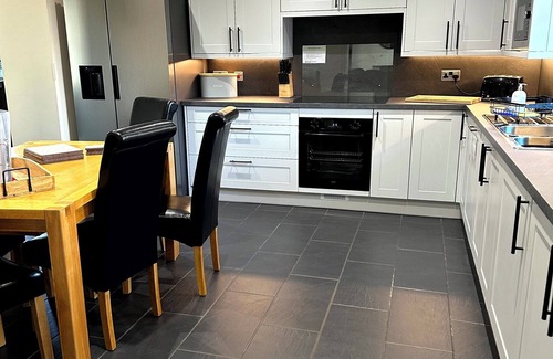 Horton Cottage | Ivy Cottage - short walk to Port Eynon beach and village amenities