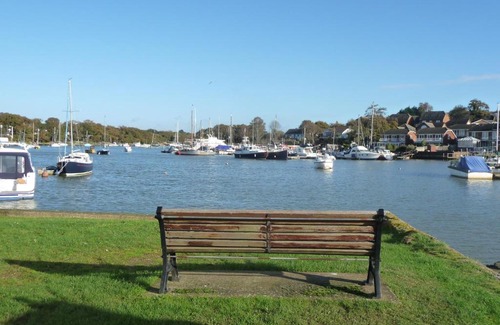 Wootton Bridge Bed & Breakfast | Ivy Hall