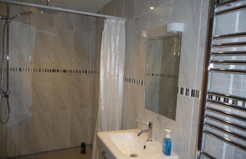 Wootton Bridge Bed & Breakfast | Ivy Hall