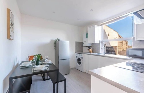 Filton House | Ivy House - 3 Bedroom House In Bristol