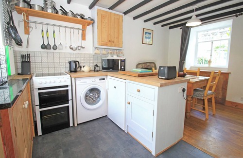 Beddgelert House | IVY HOUSE, pet friendly, with open fire in Beddgelert