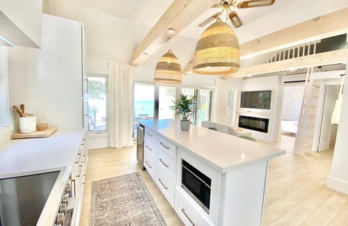 Ashfield-Colborne-Wawanosh Cottage | Ivy Lane Cottage is a completely renovated modern Retreat