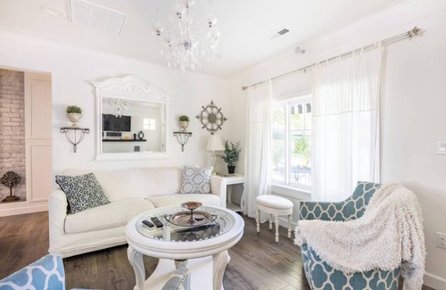 Colorado Springs House | Ivywild Boutique Cottage with Patio