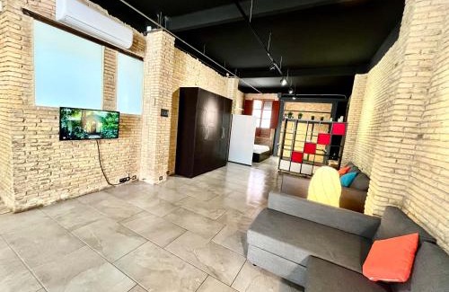 Nou Moles Apartment | IY Loft 4 - Open Plan Garage Style - Up to 4 people
