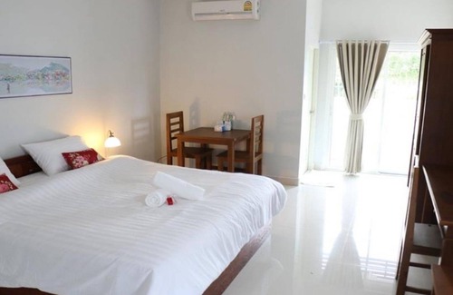Bang Phra Hotel | Iyara residence