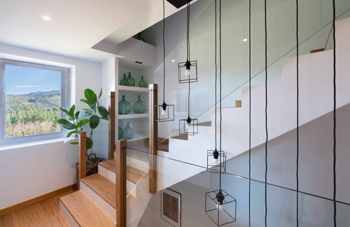 Zeanuri House | Izadi