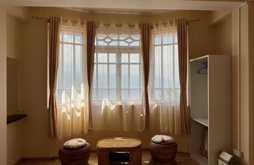Darjeeling Apartment | Izom Him - A sunset and tea garden view stay