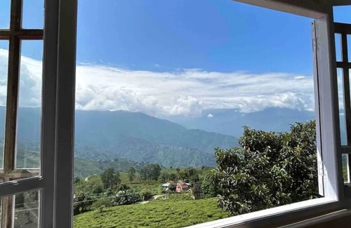 Darjeeling Apartment | Izom Him - A sunset and tea garden view stay