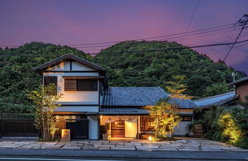 Suruga Ward House | Izumigaya Craft Inn WARAKU