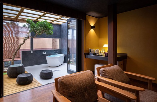 Tahara House | IZUTSURO