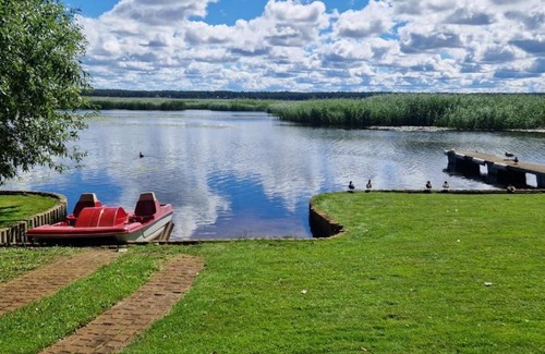 Plavniekkalns Villa | Jūras Saules, māja upes krastā un 600 m no jūras