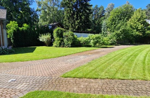 Plavniekkalns Villa | Jūras Saules, māja upes krastā un 600 m no jūras