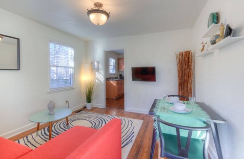 Midtown Apartment | J 84 #1 · Jolly Jefferson Ave - Walk to the best of Midtown!
