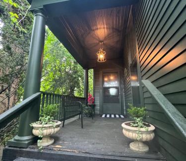 Frankfort House | J and M on Capital Boutique Guesthouse