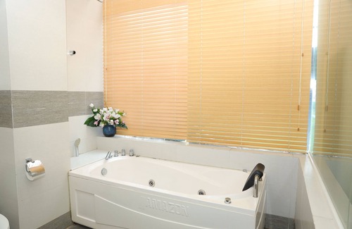 Yen Phong Hotel | J&C HOTEL