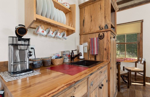 Fredericksburg House | J.D.'s Bunkhouse | Romantic Cabin for 2