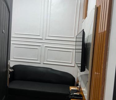 Lekki Phase 1 Cabin | J Gibson suite