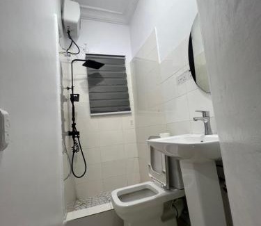 Lekki Phase 1 Cabin | J Gibson suite