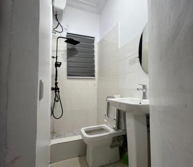Lekki Phase 1 Cabin | J Gibson suite