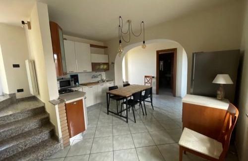 Appiano Gentile Apartment | J House
