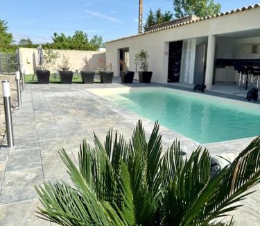 Entraigues-sur-la-Sorgue House | J&J Home