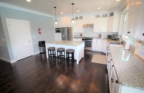 Hidden Springs House | "J&J s Getaway" brand new, high end, modern home with super easy lake access