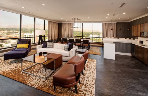 Downtown Reno Hotel | J Resort