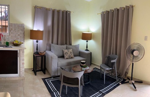 Los Maestros Apartment | J&W apartment