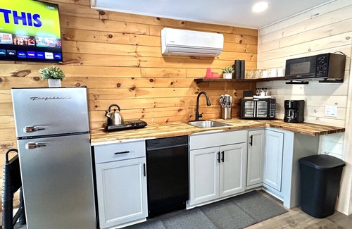 Fort Kent Mills Cabin | J19 North Charming Cozy Stay King Suite Direct Trail Access In Town WiFi