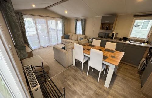 Sandown Cabin | J2 static caravan at Fairway Holiday Park