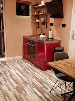 Hoofddorp Apartment | Jabaki Red Studio