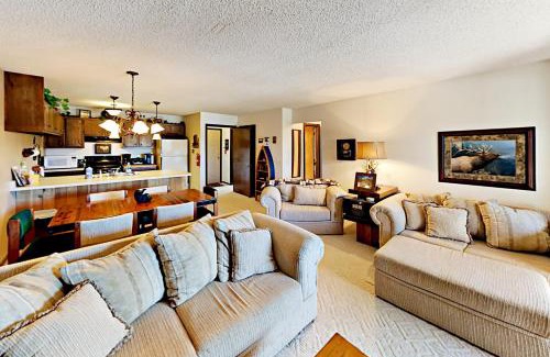 Fraser Apartment | Jabberwocky 303
