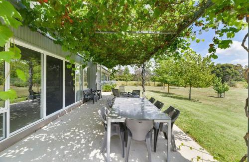 Calare House | Jabulani - Firepit, 5 Acres, Entertainers Paradise