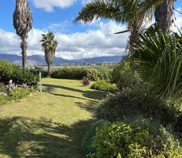 Grassy Park Cabin | Jacana Lodge Zeekoevlei