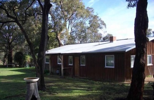 Gidgegannup Cottage | Jacaranda Farm Cottage