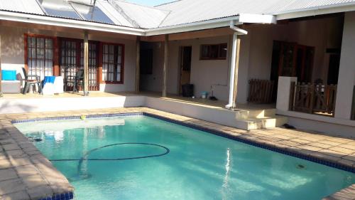 uMlalazi House | Jacaranda Guesthouse
