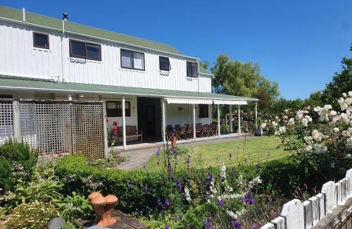 Preece Point Bed & Breakfast | Jacaranda Lodge