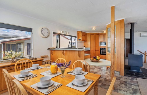 Whangamata House | Jack and Enid’s Whangamata Beach House