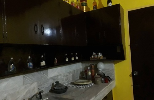 Caloocan House | Jack & Claud Bed & Breakfast Guest House