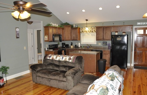 Hiawassee Cabin | Jack & Louise's Cabin NO WIFI Peaceful Mountain Cabin Get Away from it All here!