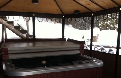 La Peche Cottage | Jack's Chalet (couples retreat)