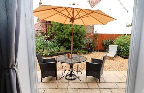 King's Lynn Cottage | JACK'S CORNER, pet friendly, character holiday cottage in King's Lynn