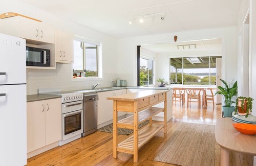 Culburra Beach House | Jack's Culburra - Absolute Waterfront with Fireplace